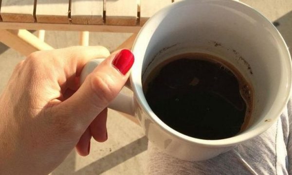Rregullon diabetin, zvogëlon stresin: Shtojani kafesë këtë përbërës dhe ajo do të bëhet shumë shëruese!