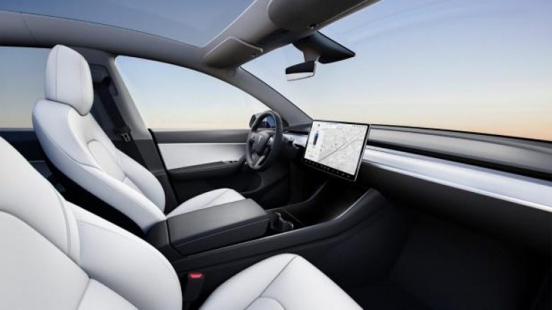 Kritika ndaj ulëseve të Tesla-s, pas një përplasjeje të fundit