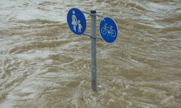 KRU “Prishtina”: Shmangni lëvizjet pranë lumenjve dhe kanaleve të ujërave