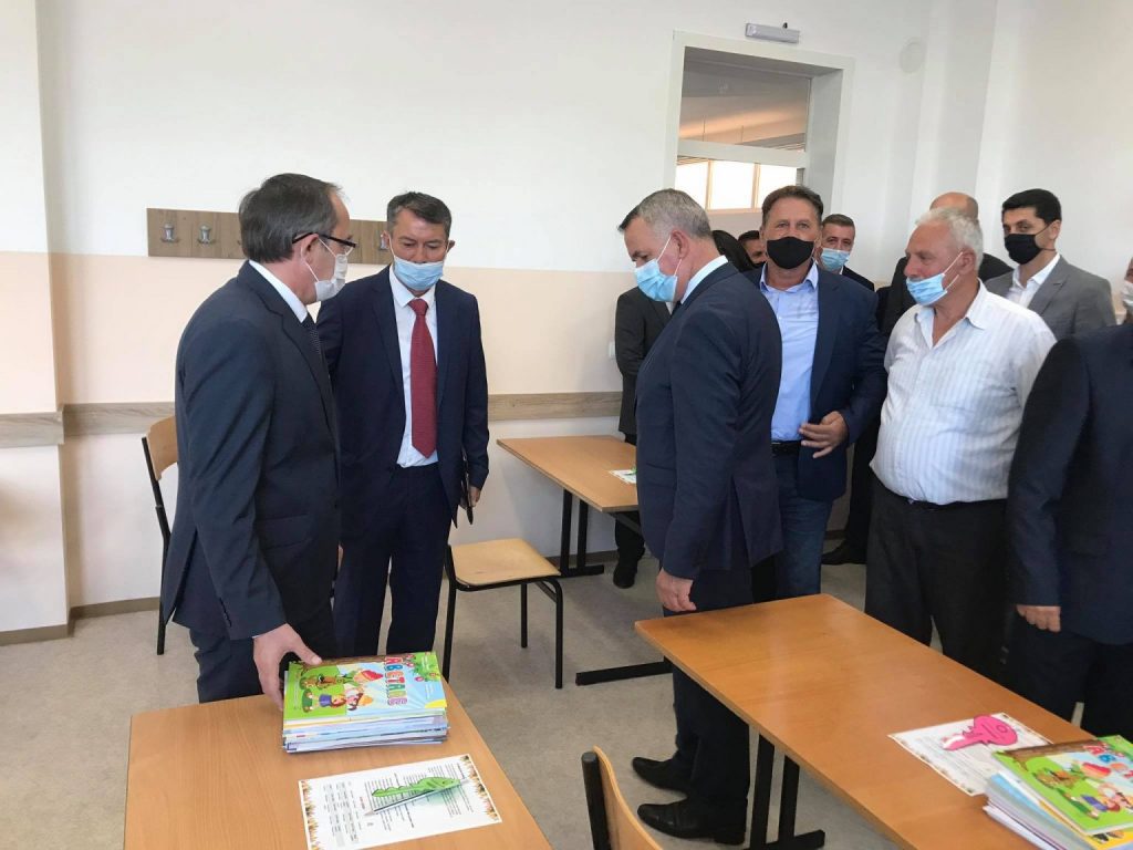 Hoti nga Lipjani: Punuam shumë për t’u krijuar kushtet që nxënësit të mos mbesin prapa e të fillojë mësimi