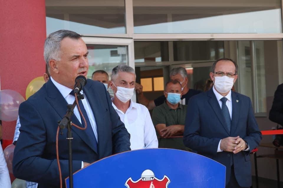 Kryeministri Avdullah Hoti dhe Kryetari Imri Ahmeti përuruan shkollë e re në Magure