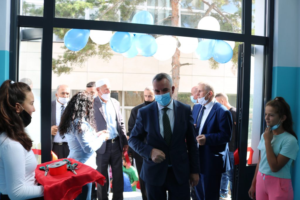 Përurohet salla e sportit në Kraishtë