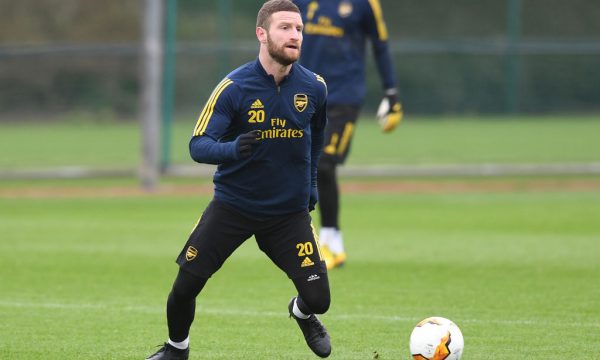 Mustafi lirohet nga Arsenali, kërkon klub të ri