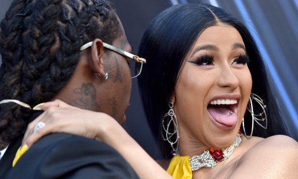 Cardi B firmos dokumentet për divorc nga bashkëshorti