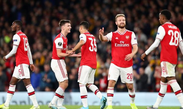 Arsenali i nxjerr në shitje 6 lojtarë, përfshirë portierin