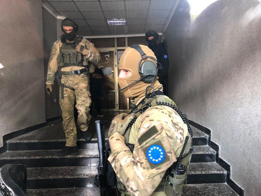 Tomë Gashi: Arrestimet nuk i kreu policia e EULEX-it, në Kosovë ishin katër polici të huaja