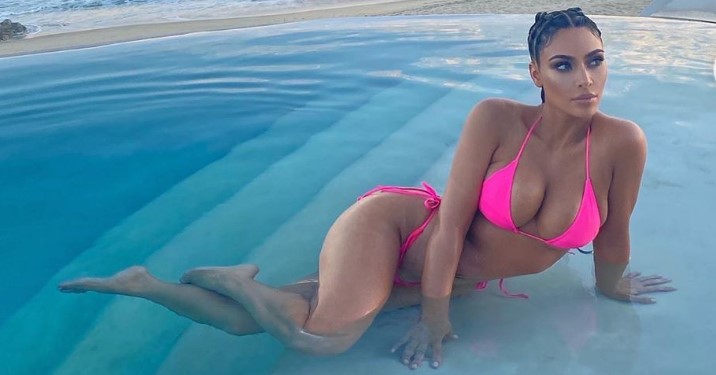 Kim magjepsëse në imazhet e fundit, merr vëmendjen me pozën në bikini
