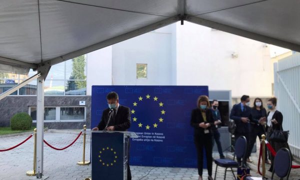 Lajçak në Prishtinë: Kosova do ta respektojë marrëveshjen për Asociacion