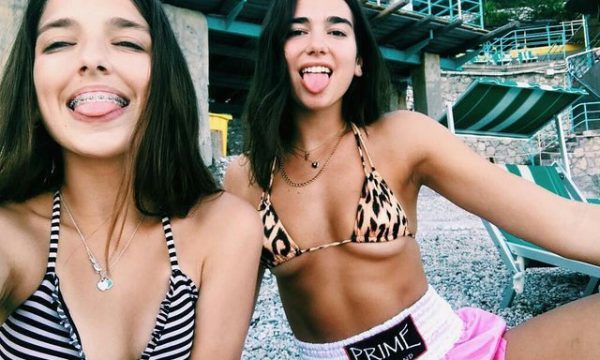 Motra e Dua Lipës merr gjithë vëmendjen me fotot në bikini