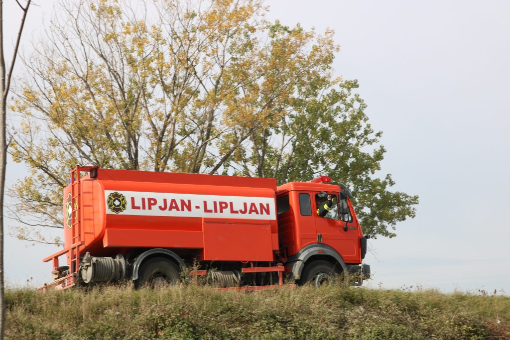 Një shtëpi në Janjevë përfshihet nga zjarri, ska të lënduar