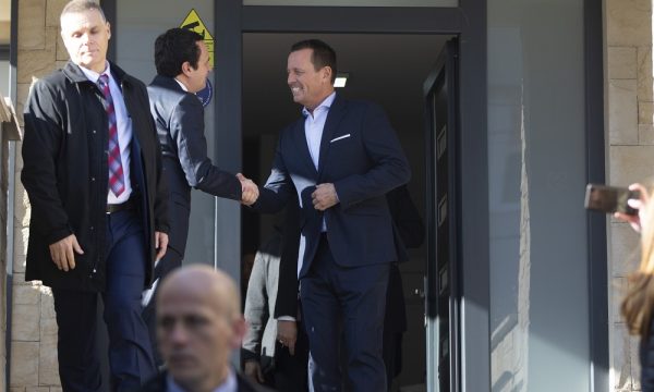 Grenelli arrin në Kosovë