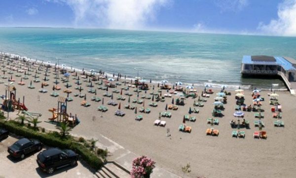 Kosovarët e “shpëtuan” hotelerinë shqiptare në verën e këtij viti