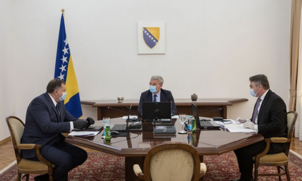 Presidenca Boshnjake njëzëri, s’e njohin pavarësinë e Kosovës