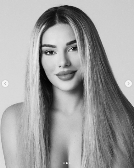 Tayna gjysmë e zhveshur, thotë se e do veten më shumë