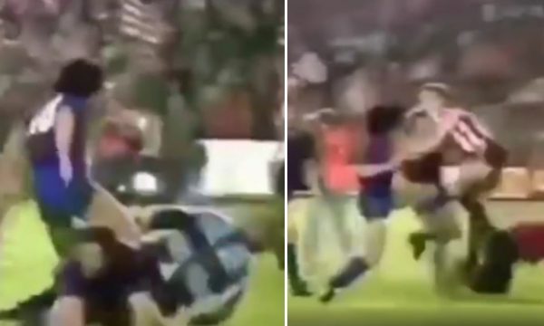 Kur ndeshja e futbollit u shndërrua në ring të UFC-së, Maradona nokauton kundërshtarin