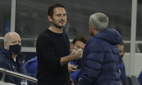 Mourinho e ngacmon pak Lampardin