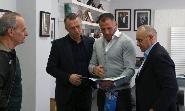 FFK thotë se Shefki Kuqi dhe plot trajnerë tjerë po i vetofrohen për selektorë, pa i ftuar fare!