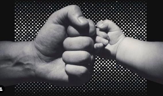 Gold Ag zbulon emrin që i kanë vënë djalit