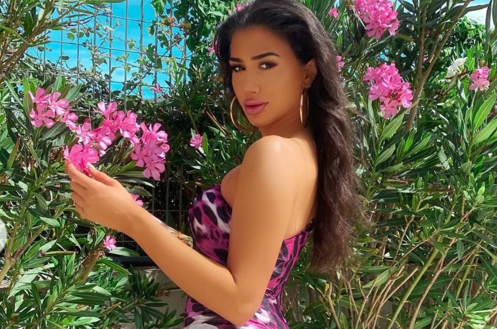 Melinda Ademi çmend fansat për “Halloween”
