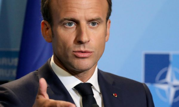 Macron bën thirrje që operacionet ushtarake ruse në Ukrainë të përfundojnë “menjëherë”