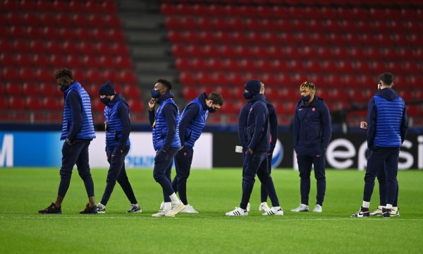 Chelsea synon sonte fitoren në Francë kundër Rennes, formacionet zyrtare