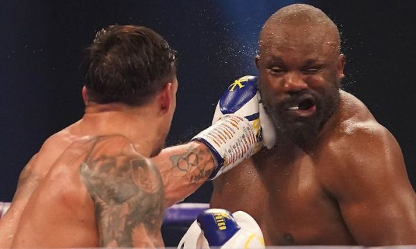 Usyk e shkatërron Chirosan dhe mbetet në binarë për të luftuar për titullin e botës