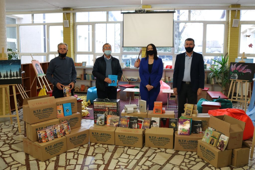 Shpërndahen rreth 43.288 libra për bibliotekat e shkollave të Komunës së Lipjanit