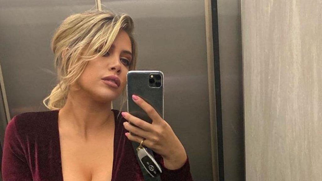 Wanda Icardi josh ndjekësit me fotografitë ku ekspozon pjesët intime