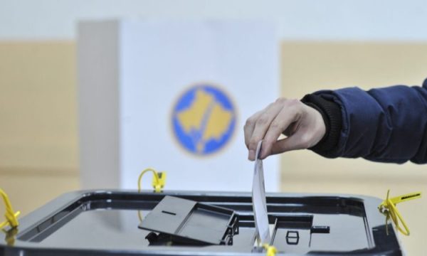Fletëvotimet kanë arritur në Kosovë