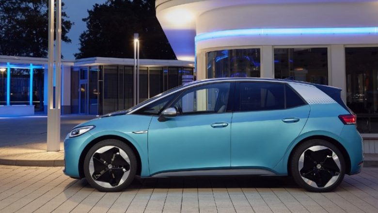 VW Golf humb titullin më të shitur në Evropë