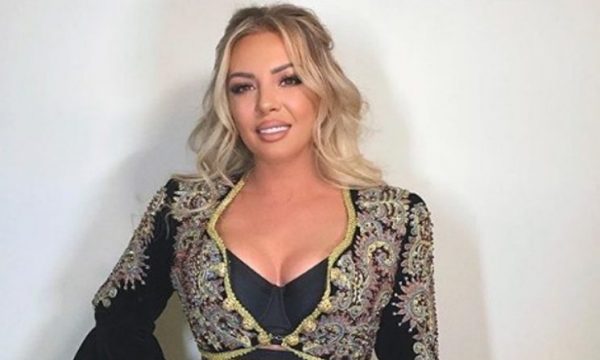 Ish-burri i Violetë Kukaj tregon se e takoi këngëtaren në moshën 12-vjeçare