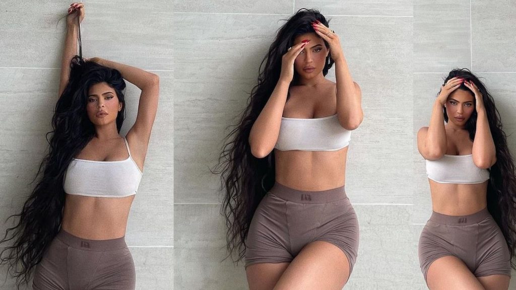 Kylie Jenner tregon asetet joshëse në fotografitë e reja