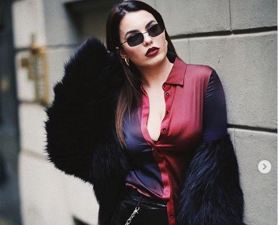 Armina Mevlani nxjerr në pah asetet e saj!