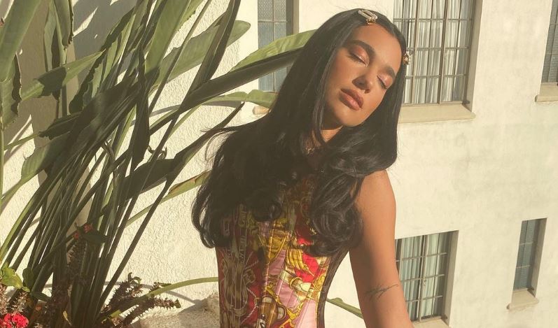 Dua Lipa sonte do të performoj në “Jimmy Kimmel Live”