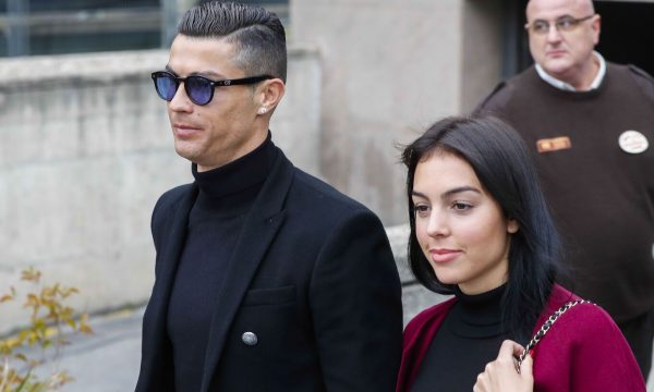 Ronaldo dhe Georgina në pritje të binjakëve