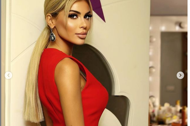 Një fustan si të Luana Vjollcës, secila femër do të dëshironte ta kishte në garderobë!