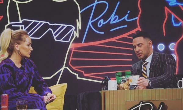 Pas humbjes së nënës, Robert Berisha merr këtë vendim për emisionin e tij!
