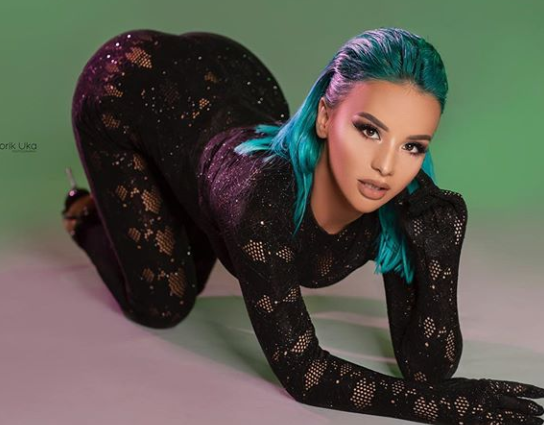 Rina Balaj paralajmëron projektin e ri me një video provokuese
