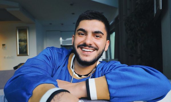 Butrint Imeri publikon një fotografi të rrallë nga fëmijëria