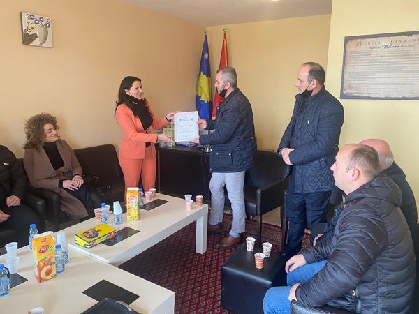 KBI Lipjan ndan mirënjohje për Drejtoreshen Makfirete Shamolli
