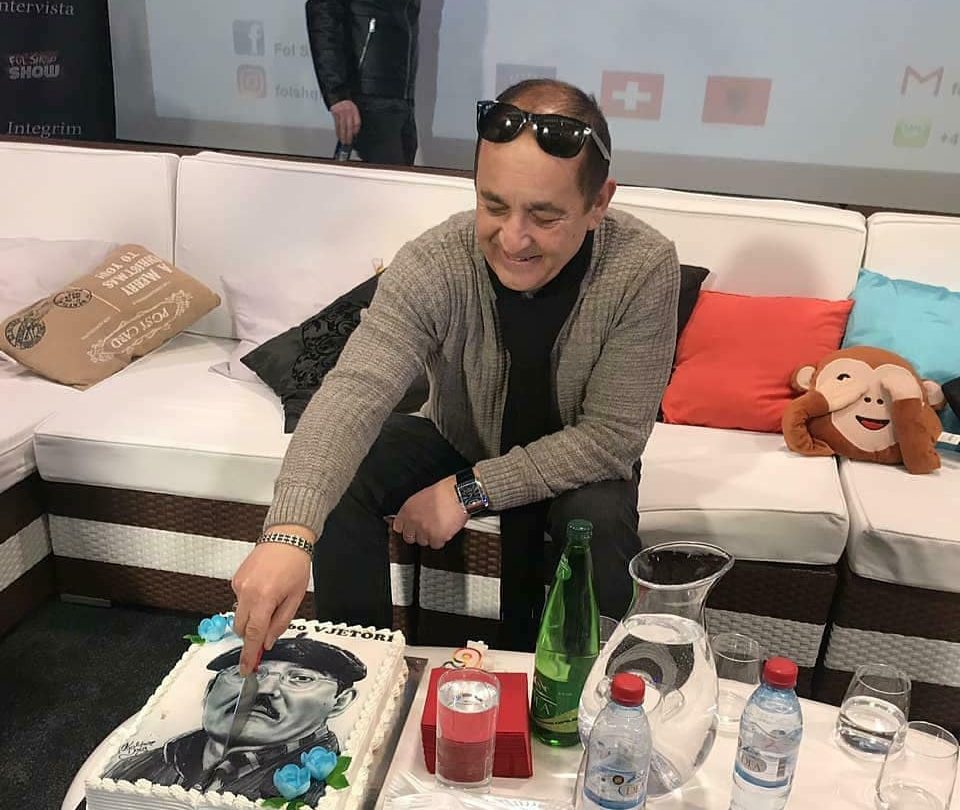 Sevdai Radogoshi feston sot ditëlindjen, kjo është mosha e humoristit
