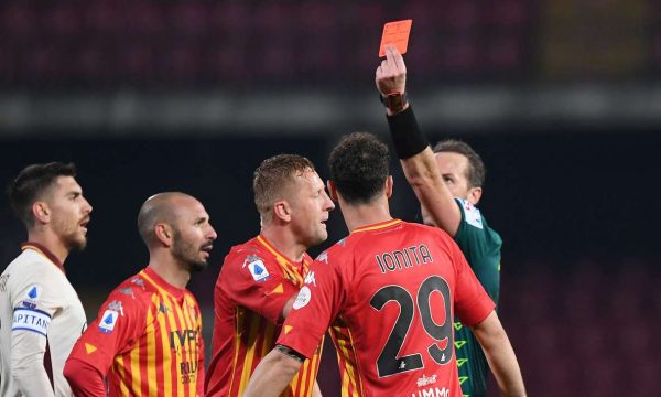 Benevento me një lojtar më pak i nxjerr pikë Romës