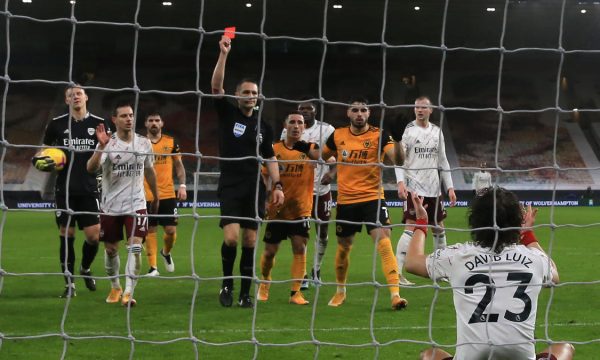 6 penallti dhe 3 kartonë të kuq, katastrofë për David Luizin