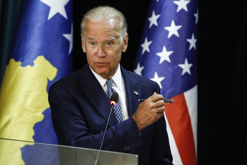 Sipas medias prestigjioze: Amerika i fton 100 shtete demokratike ne samit, por jo edhe Kosovën, Serbinë dhe Bosnjën