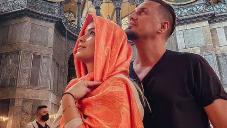 Blero dhe Afrona Dika festojnë gjashtë vjetorin e romancës së tyre