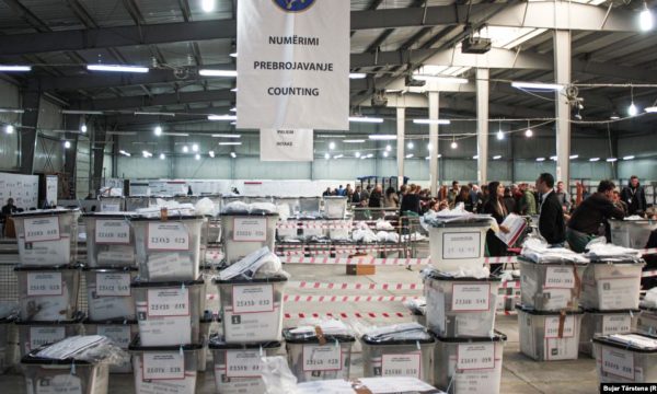 Sot nis rinumërimi i rreth 500 vendvotimeve pas ankesave në PZAP