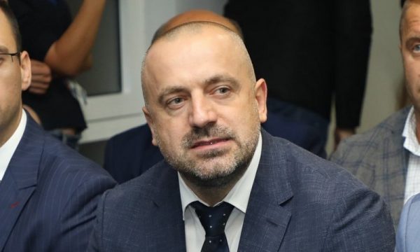 Mediumi boshnjak “Istraga”: Milan Radojiçiq është plagosur gjatë sulmit terrorist në Veri