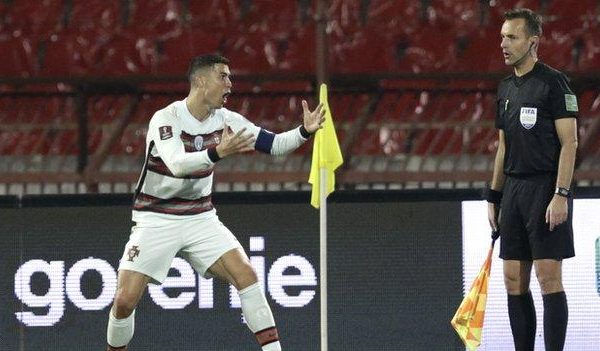 Motra e Ronaldos: Qëllimi i Cristianos ishte ta godiste gjyqtarin në fytyrë me shirit të kapitenit