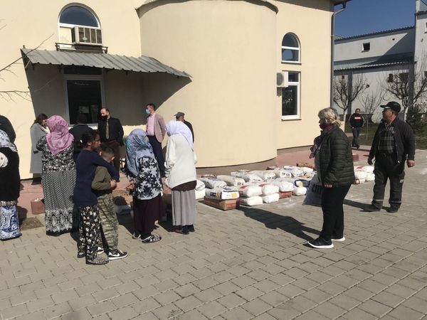 Shpërndahen 100 thas miell, ndihmohen 50 familje në Lipjan