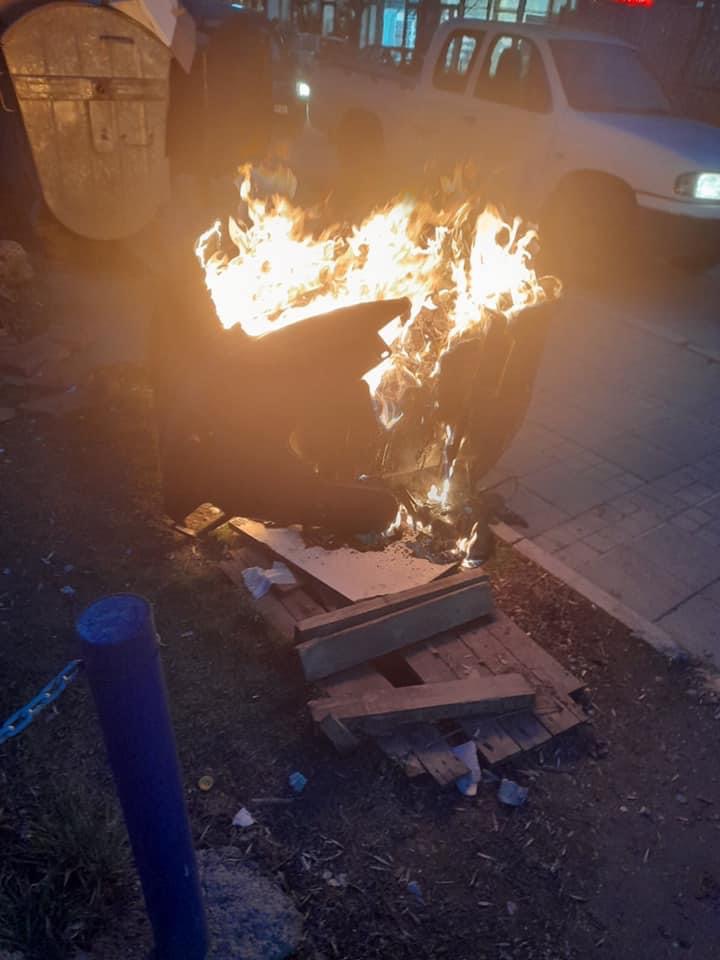 Digjen kontenjerët në Lipjan, reagon KRM “Pastrimi”
